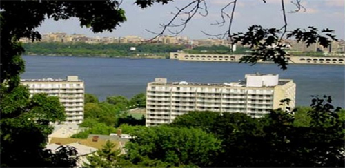Admiral's Walk Egewater NJ Featured Property